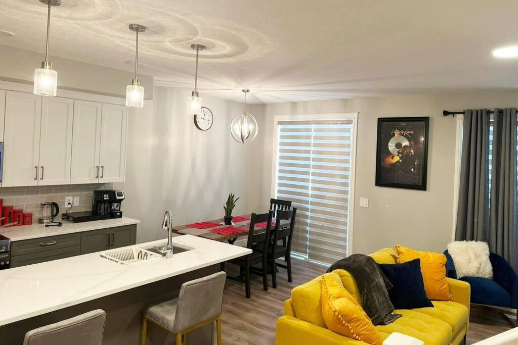 Apartment In South Edmonton